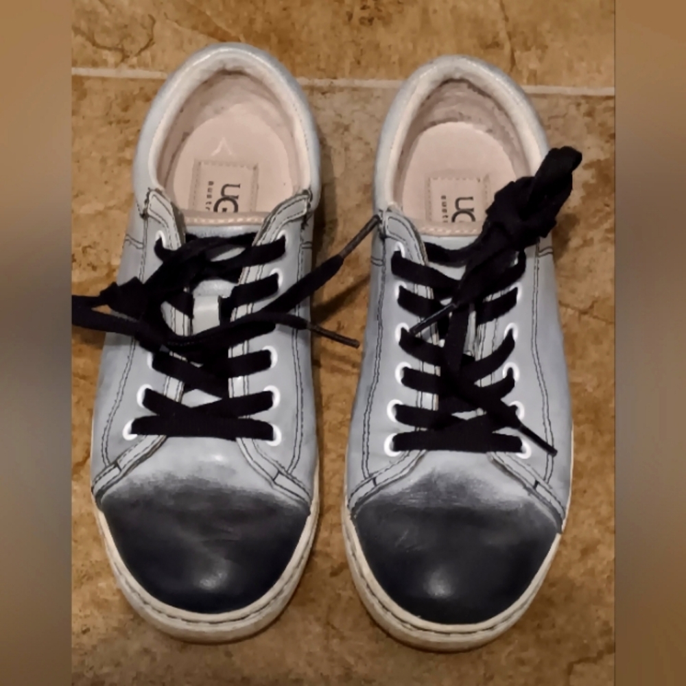 UGG Sneakers